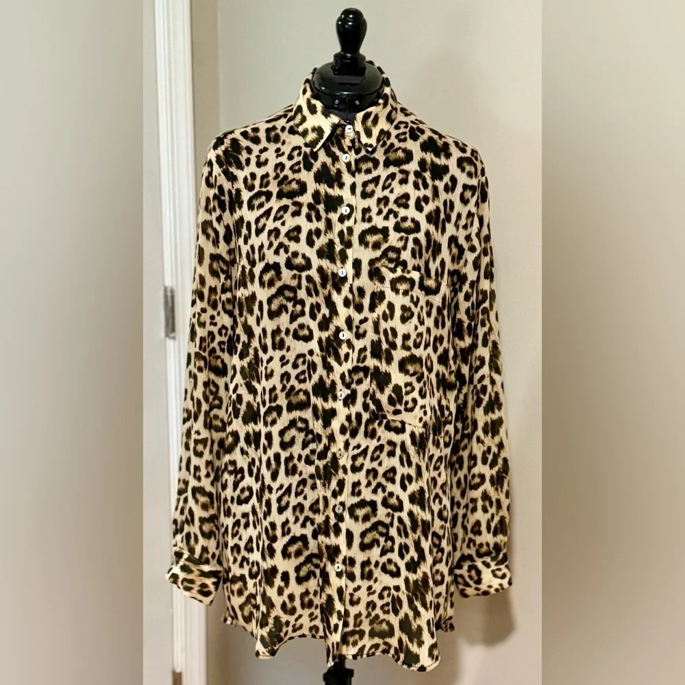 Gently Worn Zara Basic Leopard Print Button-Up Shirt - Picture 1 of 3